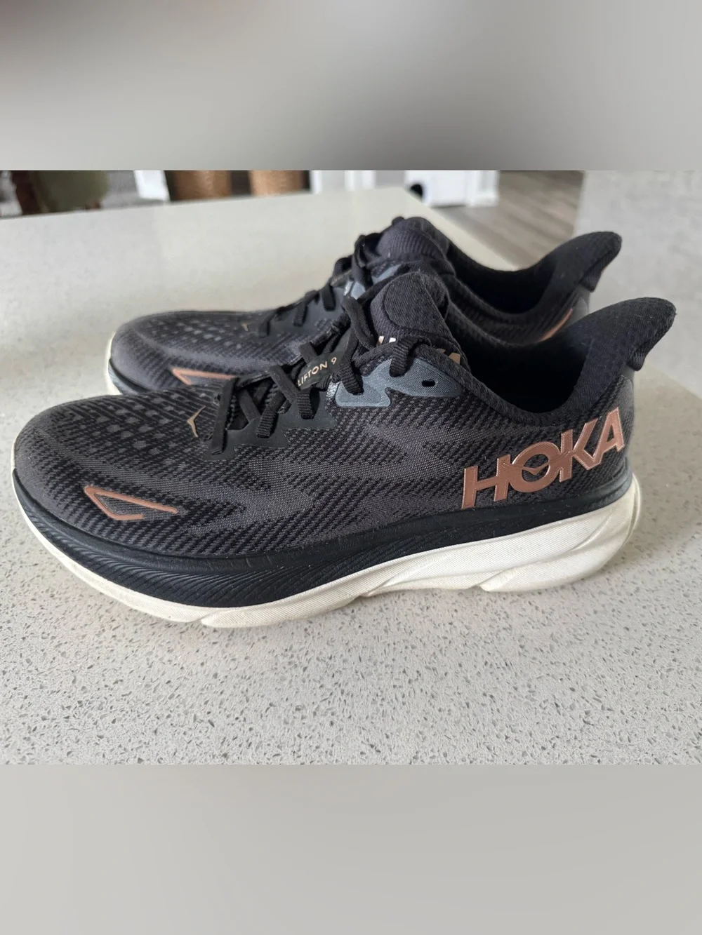 Women’s Hoka Clifton 9 Black/Rose Gold Running Shoes size 8.5